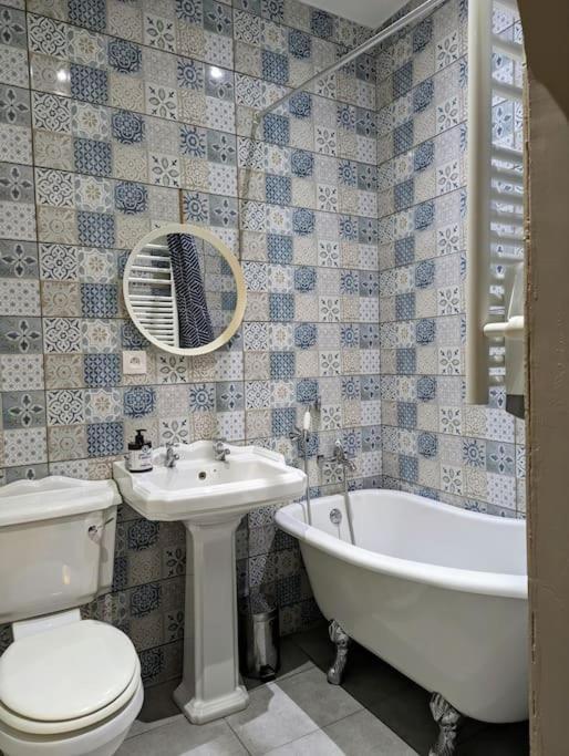 L'Appartement Du Voisin D'Hugo Besançon Extérieur photo